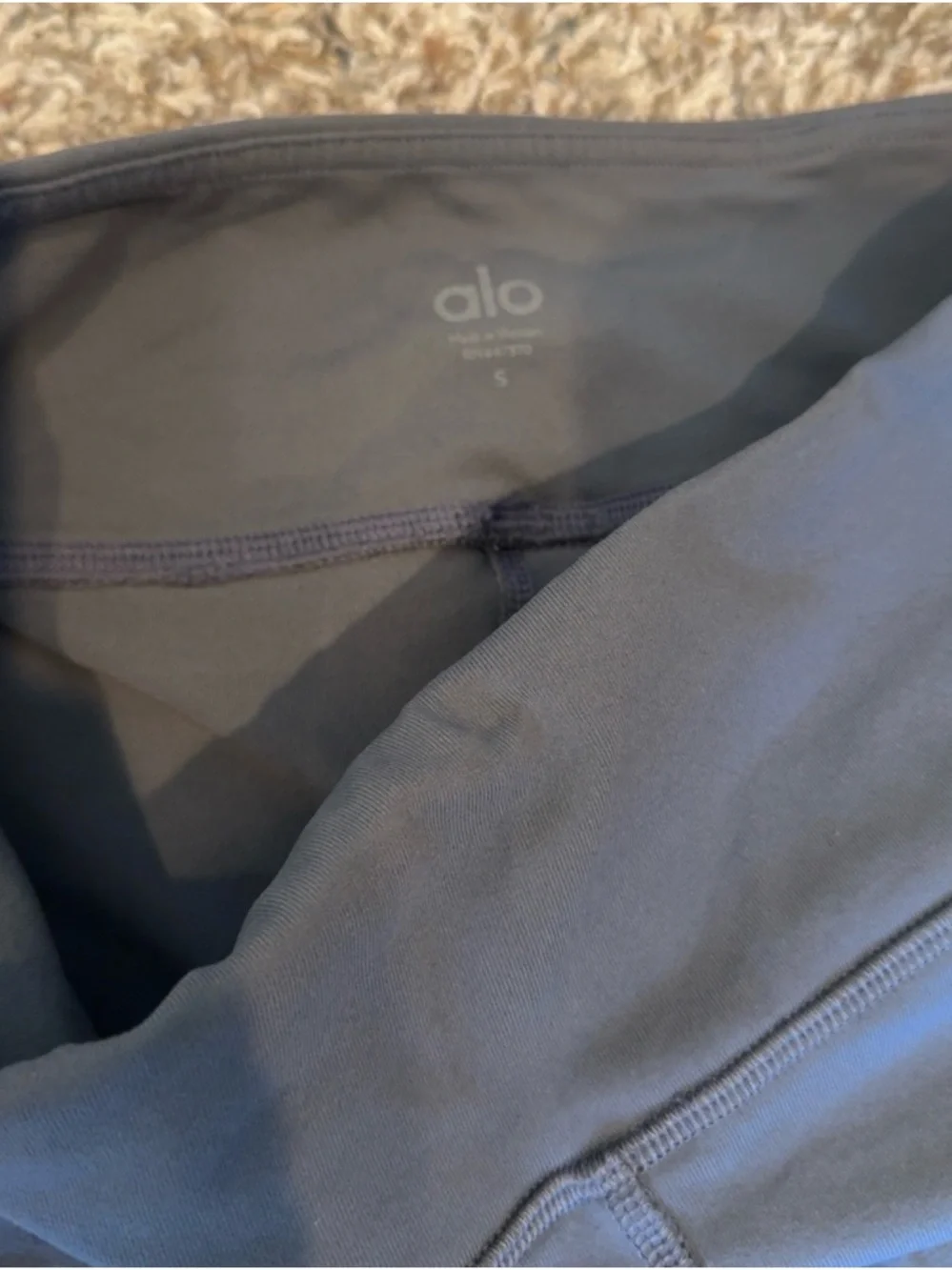 ALO Yoga Size Small Bundle - Picture 5 of 6